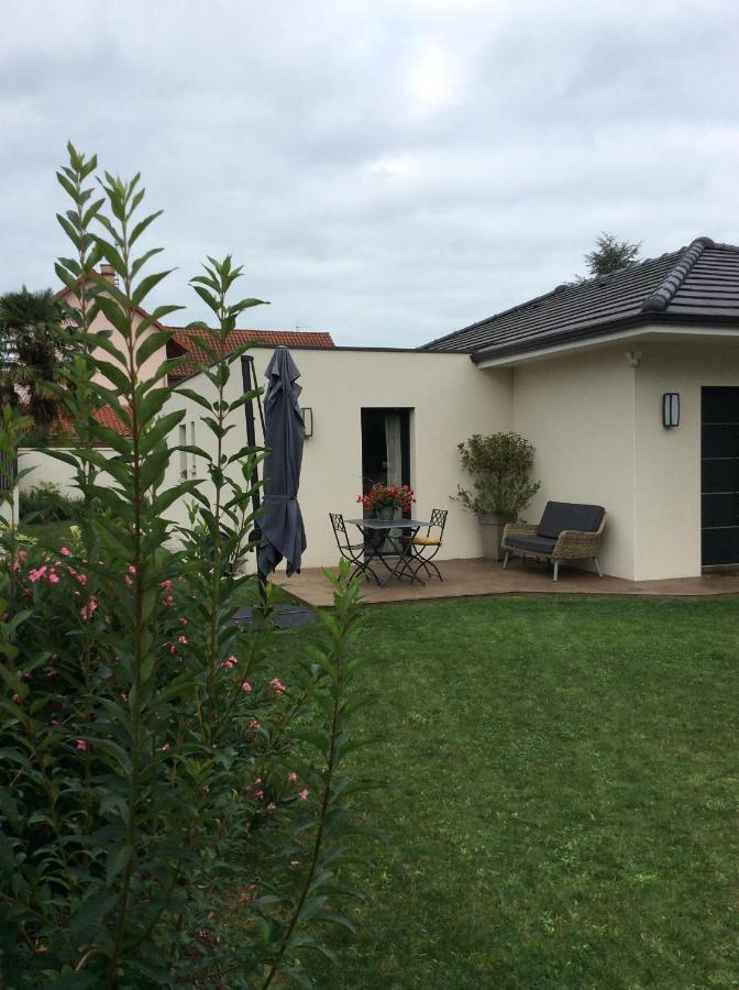 Du Côté de Chez Paule Acomodação com café da manhã Séméac Exterior foto